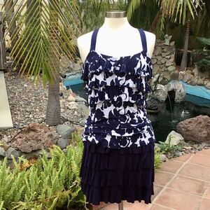 INC INTERNATIONAL CONCEPTS BLOUSE AND SKIRT SIZE MEDIUM